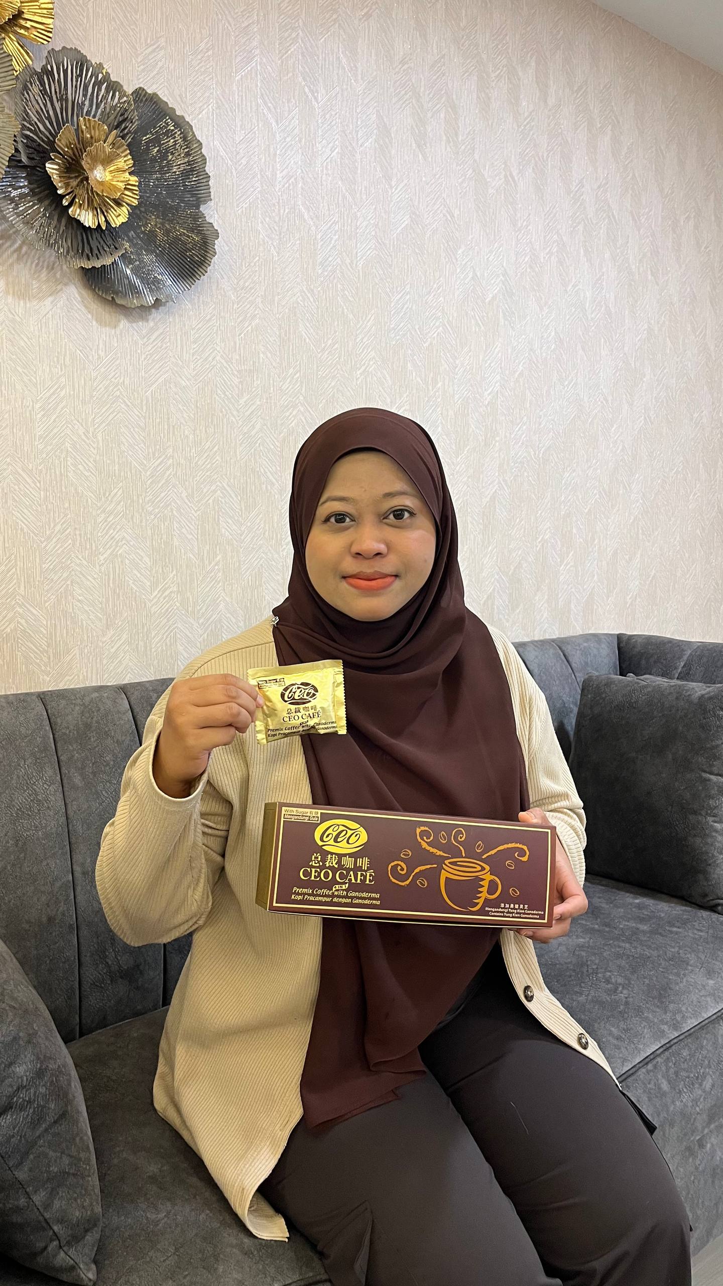 Pelanggan CEO Cafe